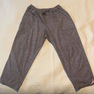 Size 8 super light capris